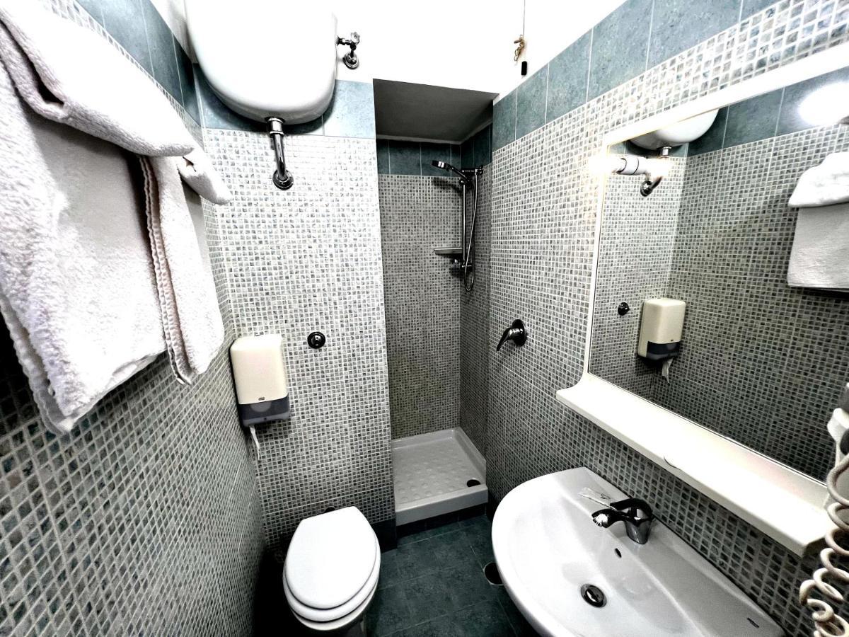 רומא Hotel Domus Termini מראה חיצוני תמונה