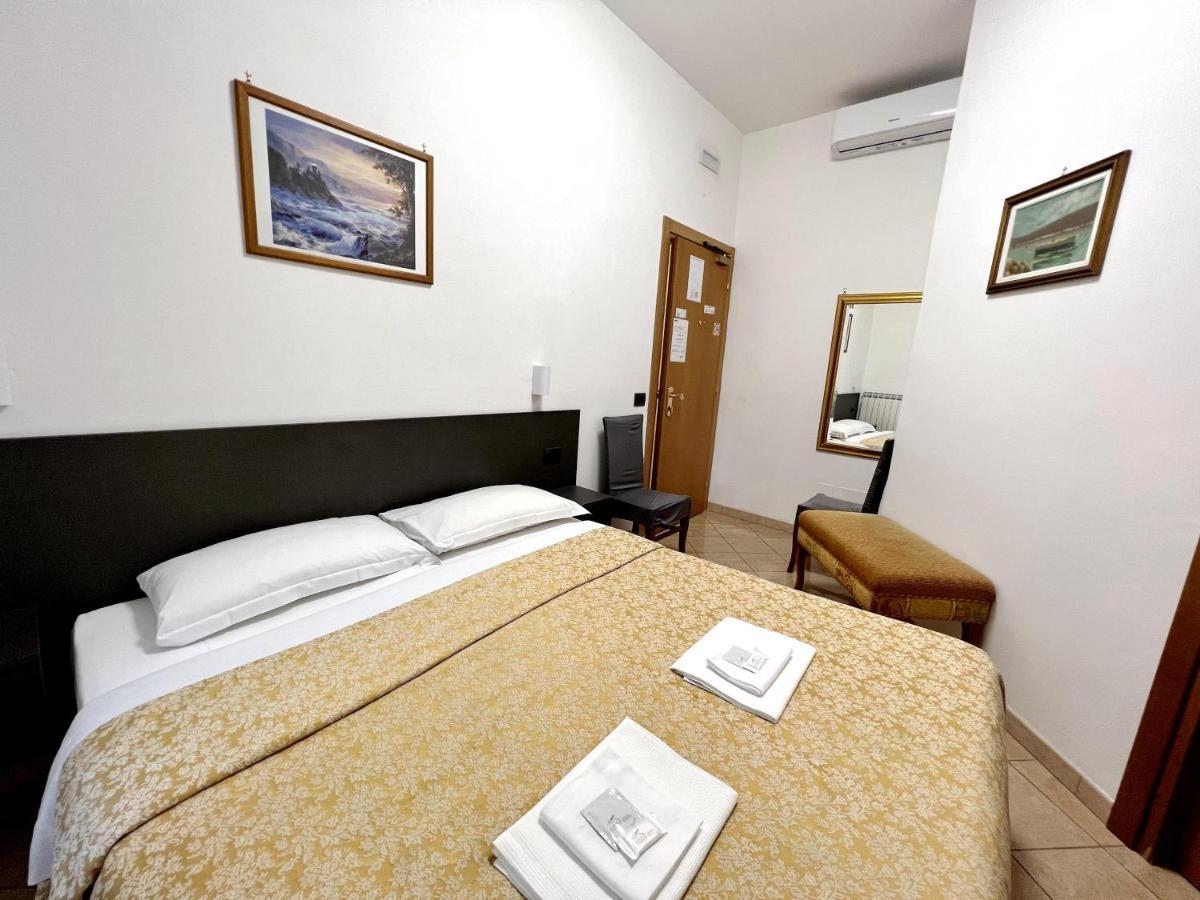 רומא Hotel Domus Termini מראה חיצוני תמונה