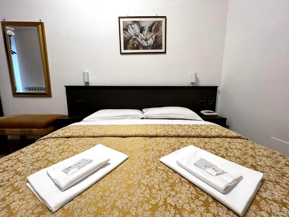 רומא Hotel Domus Termini מראה חיצוני תמונה