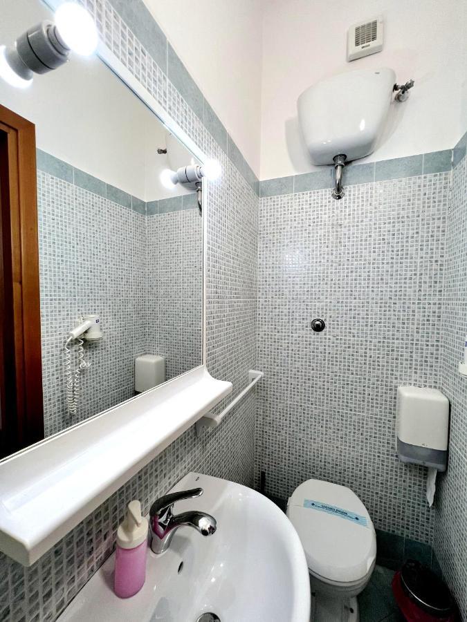 רומא Hotel Domus Termini מראה חיצוני תמונה